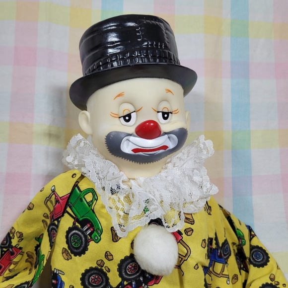 Creepy sad clown plastic head hands feet with truck fabric and block body - Picture 2 of 7